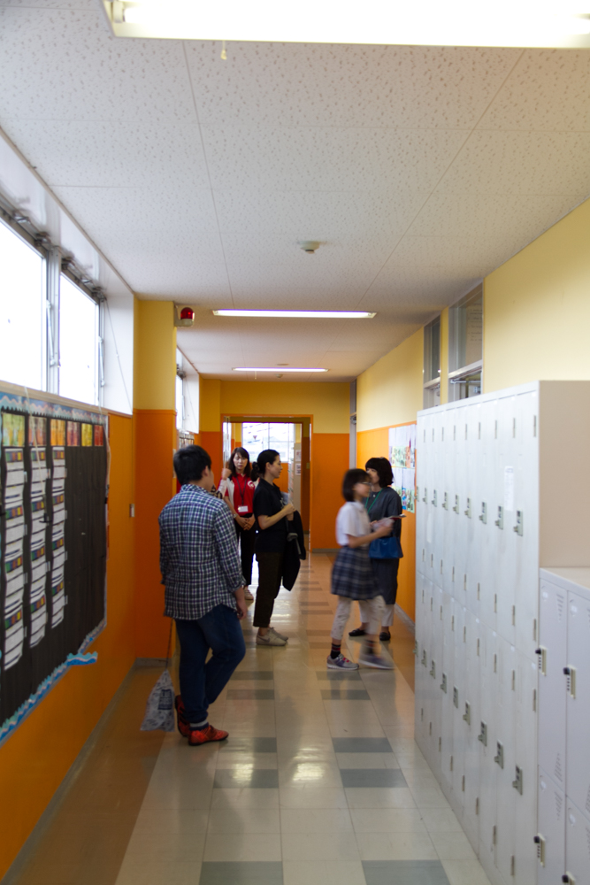 コロンビアインターナショナルスクール　学校説明会　廊下　出入り自由